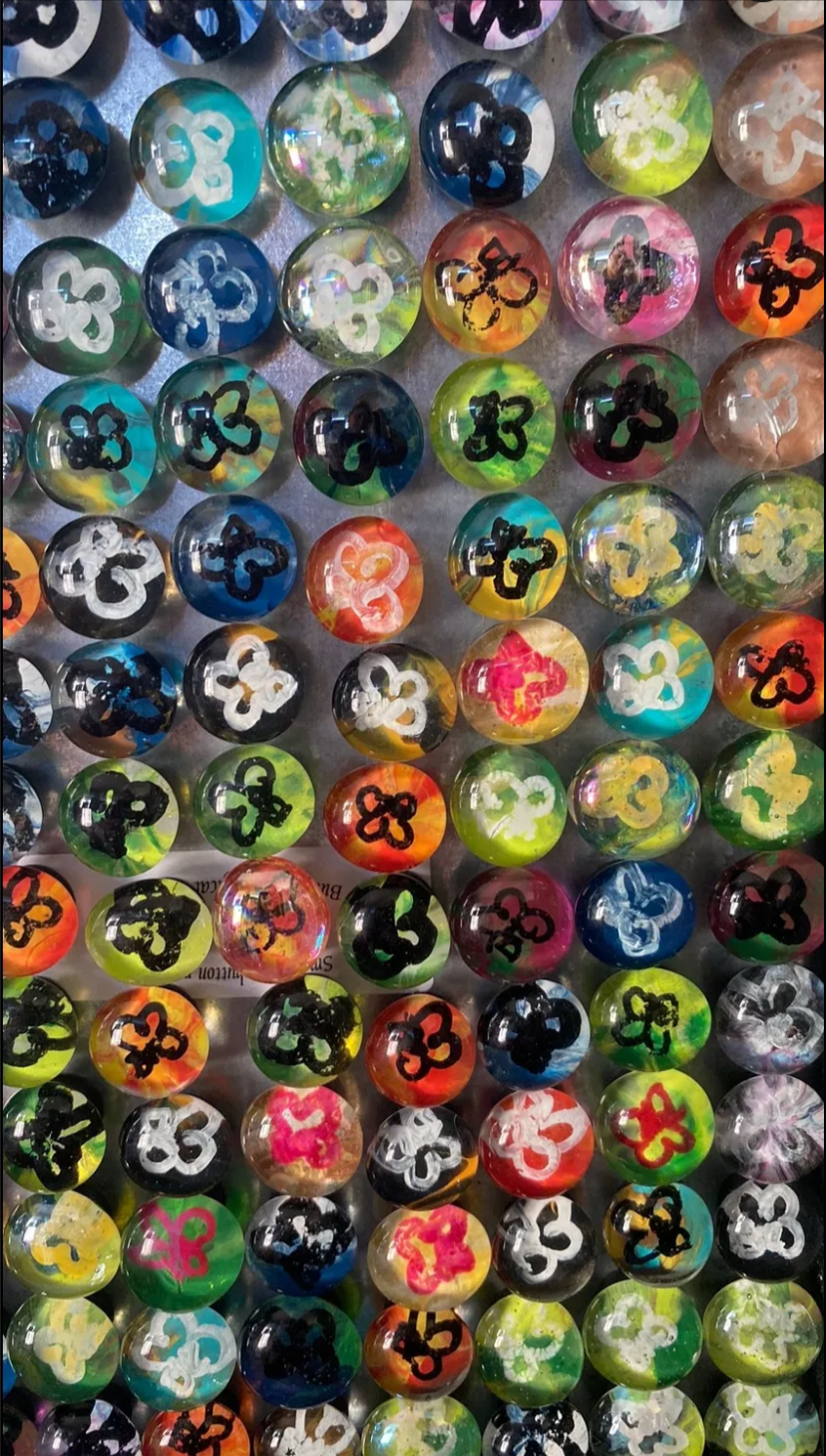 Miniature glass magnets